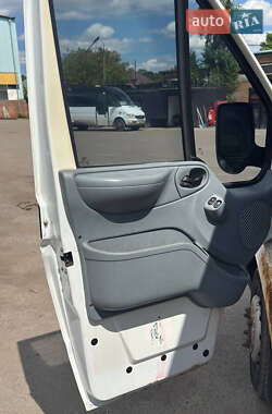 Грузовой фургон Ford Transit 2007 в 