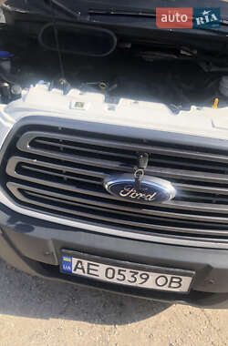 Грузовой фургон Ford Transit 2015 в 