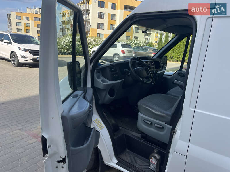 Вантажний фургон Ford Transit 2013 в Києві
