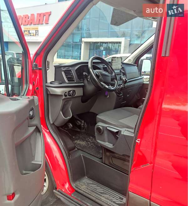 Вантажний фургон Ford Transit 2020 в Ковелі