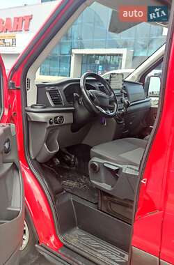 Грузовой фургон Ford Transit 2020 в 