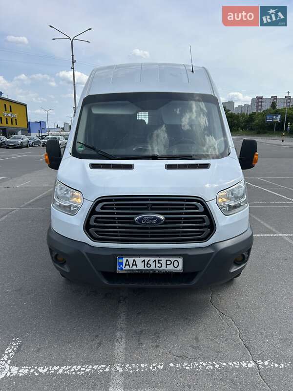 Грузовой фургон Ford Transit 2015 в 