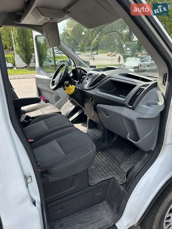 Вантажний фургон Ford Transit 2015 в Києві