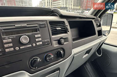 Грузовой фургон Ford Transit 2011 в 