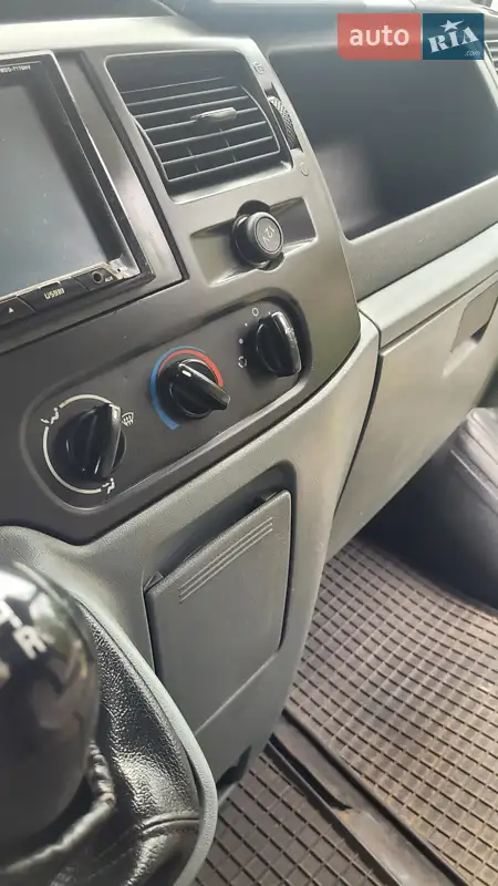 Грузовой фургон Ford Transit 2007 в 