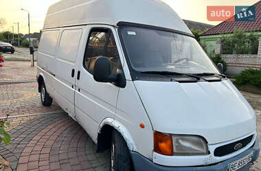 Грузовой фургон Ford Transit 2000 в 