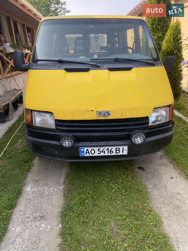 Микроавтобус Ford Transit 1988 в 