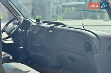 Вантажний фургон Ford Transit 2001 в 