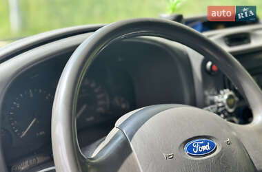 Вантажний фургон Ford Transit 2001 в 