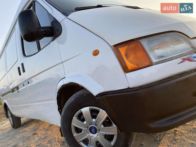 Грузовой фургон Ford Transit 1996 в Дрогобыче