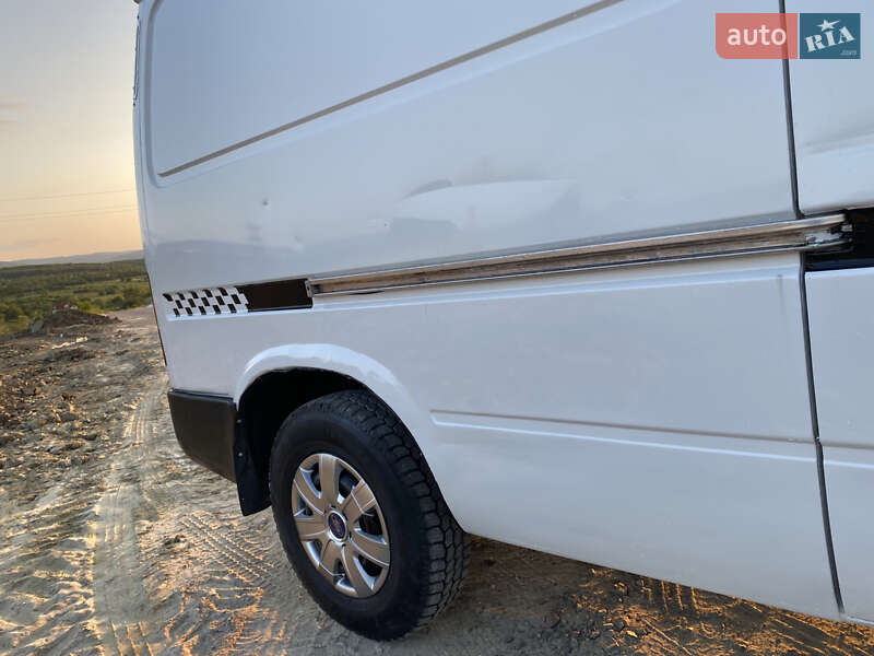 Грузовой фургон Ford Transit 1996 в Дрогобыче