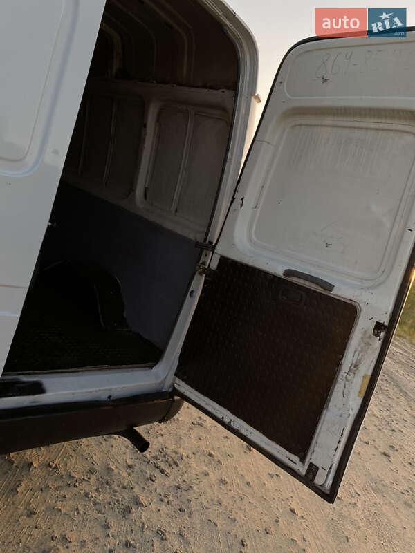 Грузовой фургон Ford Transit 1996 в Дрогобыче