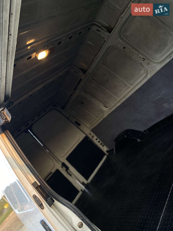 Грузовой фургон Ford Transit 1996 в Дрогобыче