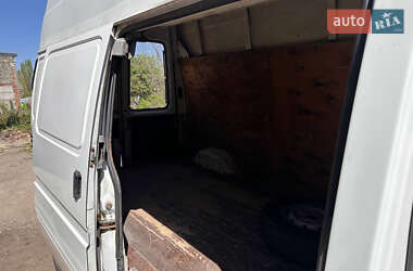 Грузовой фургон Ford Transit 1999 в 