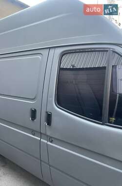 Грузовой фургон Ford Transit 1998 в 