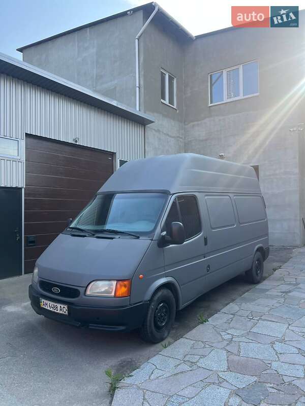 Грузовой фургон Ford Transit 1998 в 