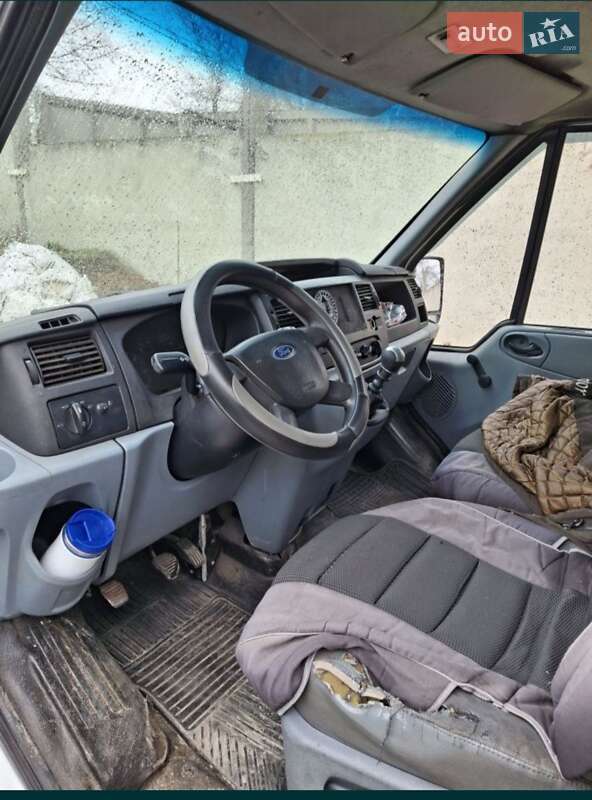 Вантажний фургон Ford Transit 2006 в Дніпрі