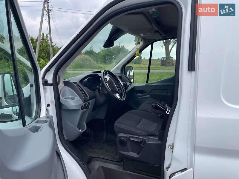 Вантажний фургон Ford Transit 2017 в Борисполі
