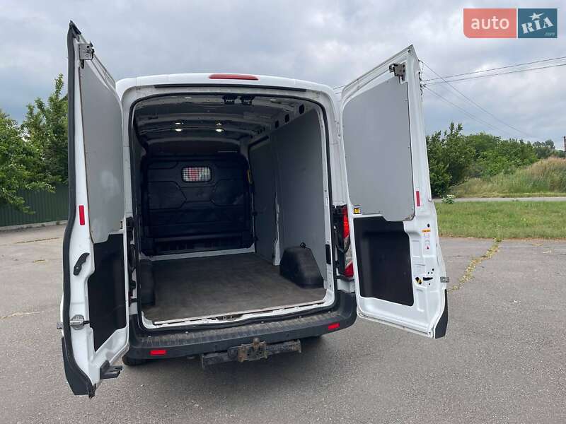 Грузовой фургон Ford Transit 2017 в Борисполе