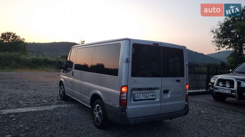 Микроавтобус Ford Transit 2006 в Тячеве
