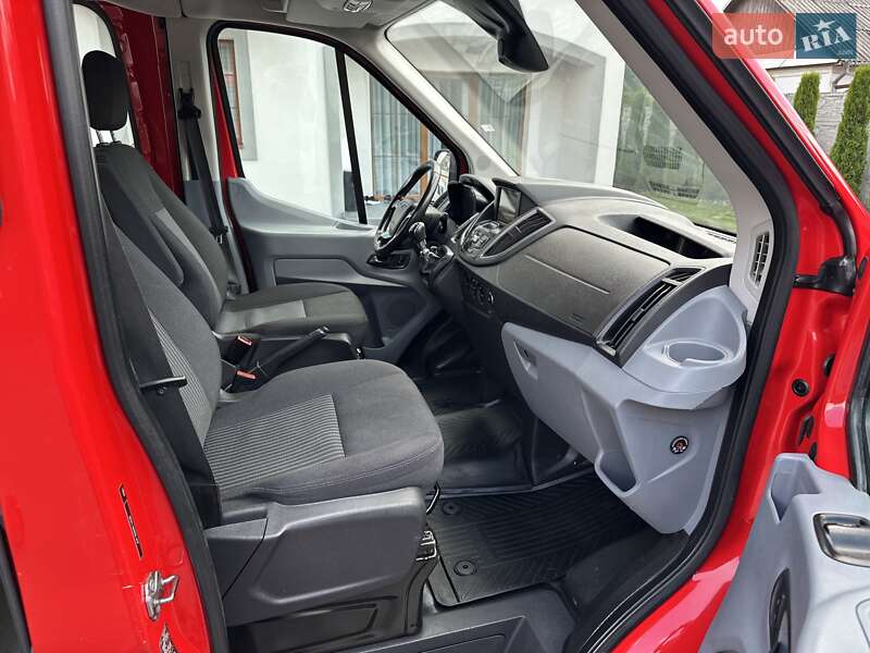 Грузопассажирский фургон Ford Transit 2017 в Дубно