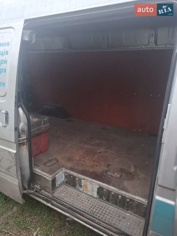 Вантажний фургон Ford Transit 2000 в Дніпрі