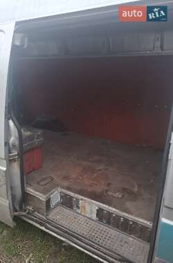 Вантажний фургон Ford Transit 2000 в 