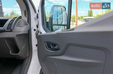 Грузовой фургон Ford Transit 2023 в 