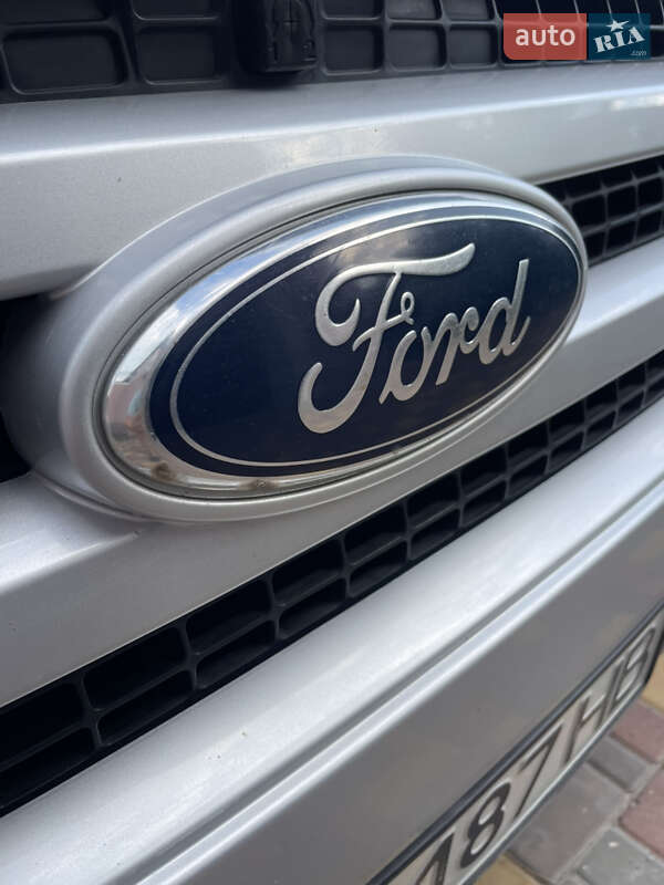 Грузовой фургон Ford Transit 2011 в Киеве