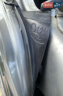 Грузовой фургон Ford Transit 2011 в 