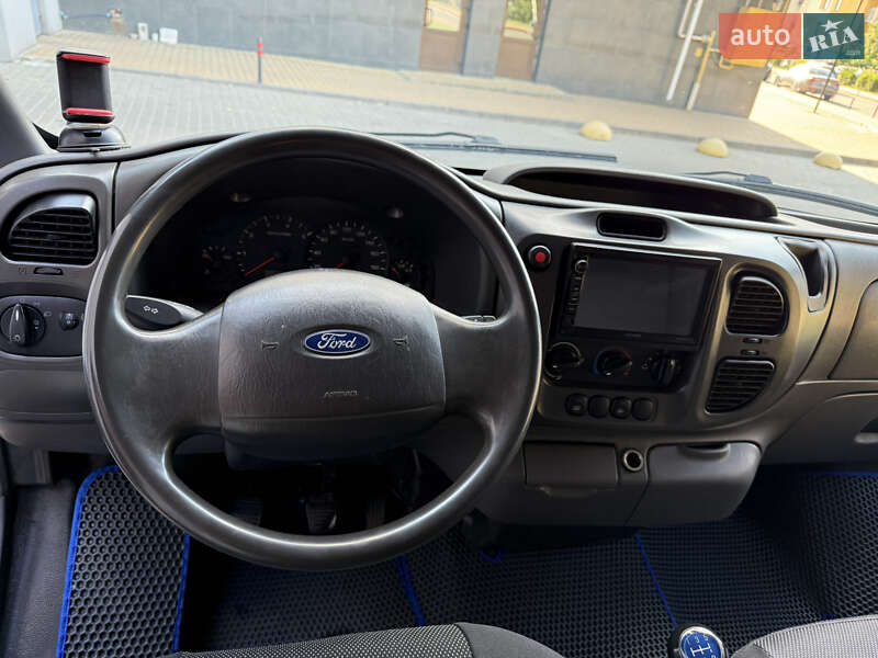Грузопассажирский фургон Ford Transit 2005 в Киеве