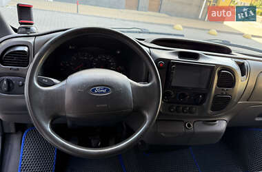 Грузопассажирский фургон Ford Transit 2005 в 