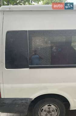 Грузопассажирский фургон Ford Transit 2002 в 