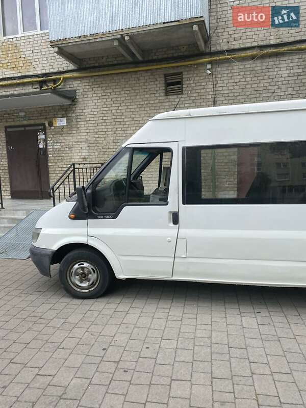 Грузопассажирский фургон Ford Transit 2002 в Львове