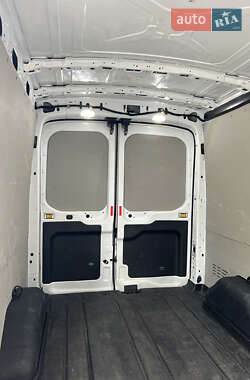 Вантажний фургон Ford Transit 2020 в 
