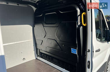Грузовой фургон Ford Transit 2020 в 
