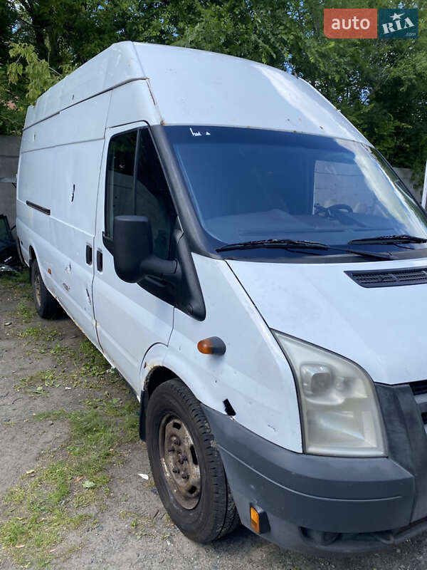 Грузовой фургон Ford Transit 2010 в 