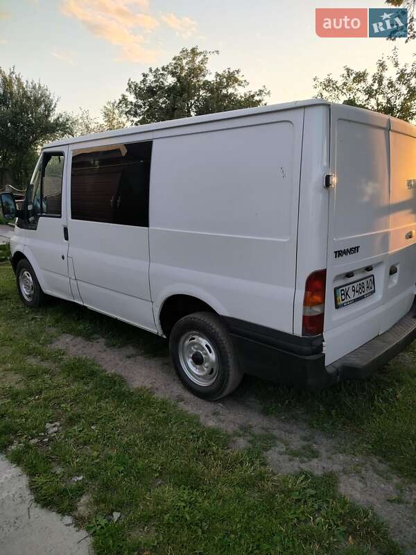 Грузопассажирский фургон Ford Transit 2004 в Рокитном