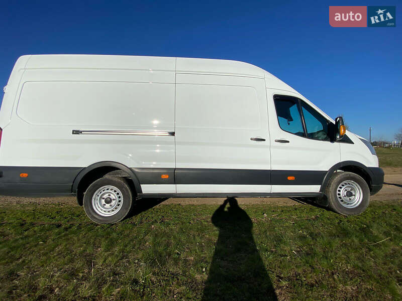 Грузовой фургон Ford Transit 2014 в Новоселице