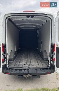 Грузовой фургон Ford Transit 2022 в 