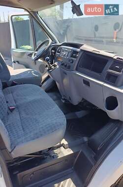 Грузовой фургон Ford Transit 2011 в 