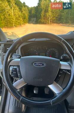 Вантажний фургон Ford Transit 2010 в 