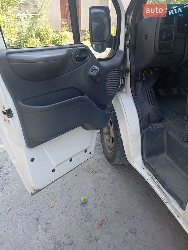 Грузовой фургон Ford Transit 2004 в Шепетовке