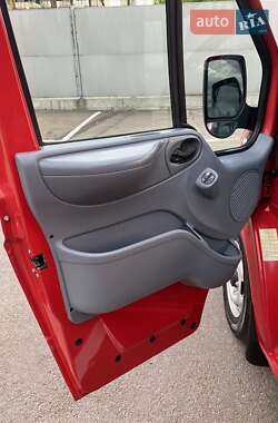 Грузовой фургон Ford Transit 2012 в 