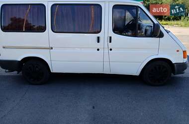 Микроавтобус Ford Transit 2000 в 