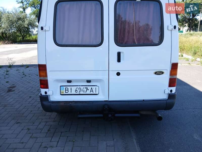 Микроавтобус Ford Transit 2000 в Гадяче