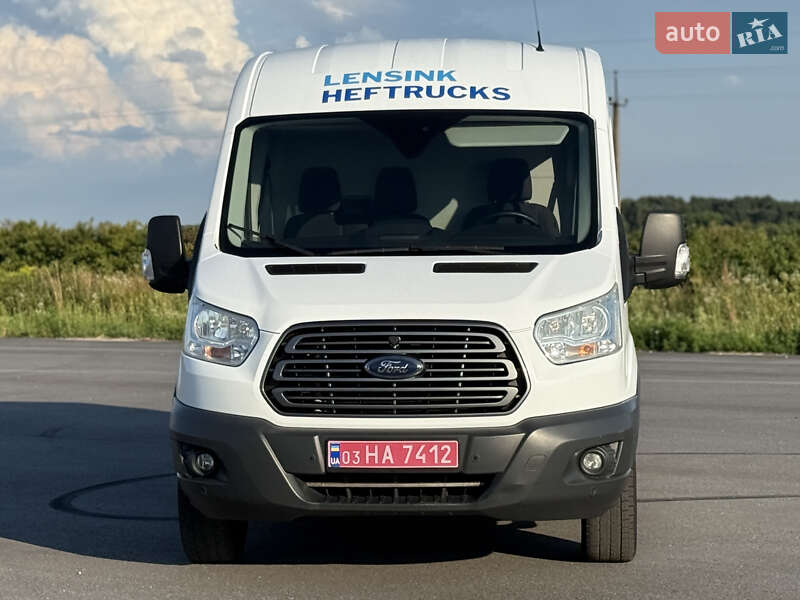 Вантажний фургон Ford Transit 2017 в Радивиліві