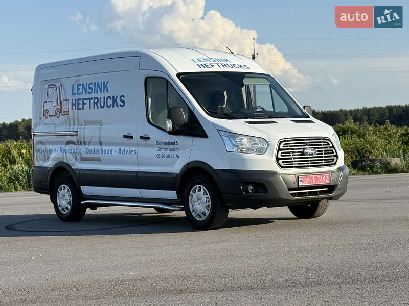 Вантажний фургон Ford Transit 2017 в Радивиліві