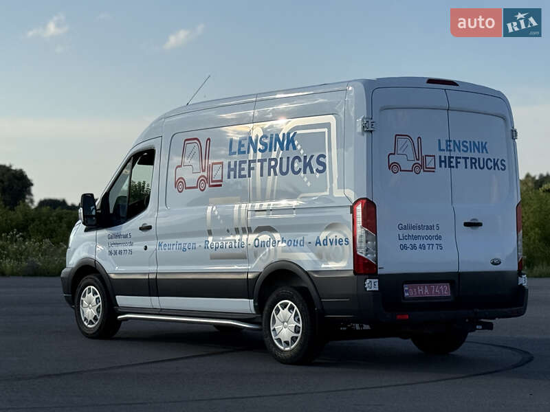 Вантажний фургон Ford Transit 2017 в Радивиліві