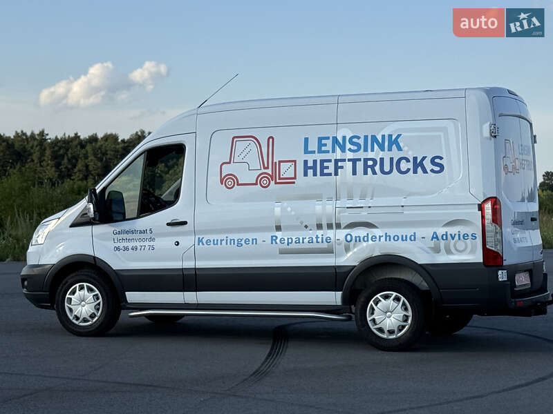 Вантажний фургон Ford Transit 2017 в Радивиліві